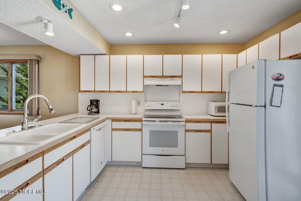 Interior, Kitchen, Recessed Lighting
