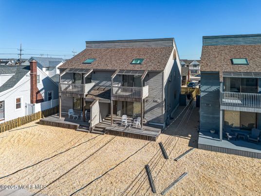 Exterior, Facade, None
