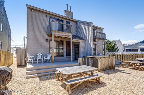 Backyard, Exterior, Hot Tub