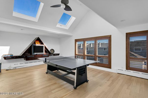 Game Room, Interior, Wood Texture Flooring