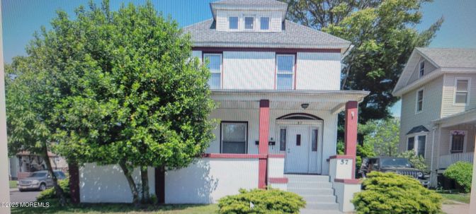 Exterior, Facade, American Foursquare