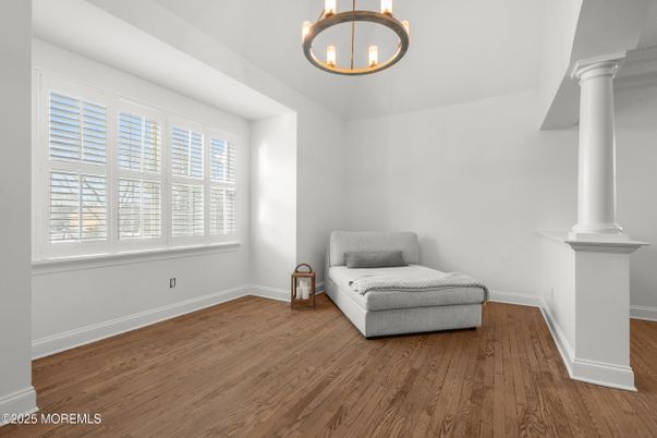 Interior, Pendant Lights, Wood Texture Flooring