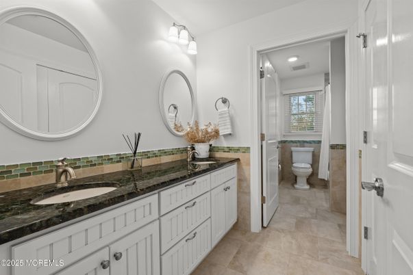 Bathroom, Dual Sink Vanities, Interior, Recessed Lighting
