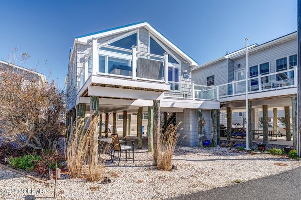 Exterior, Facade, American Craftsman