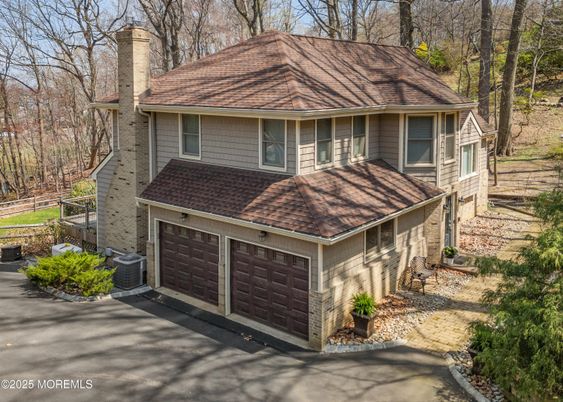 Attached, Exterior, Facade, Cape Cod