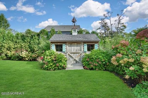 Backyard, Exterior, Facade, Cape Cod