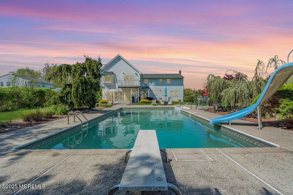Exterior, Playground, Pool