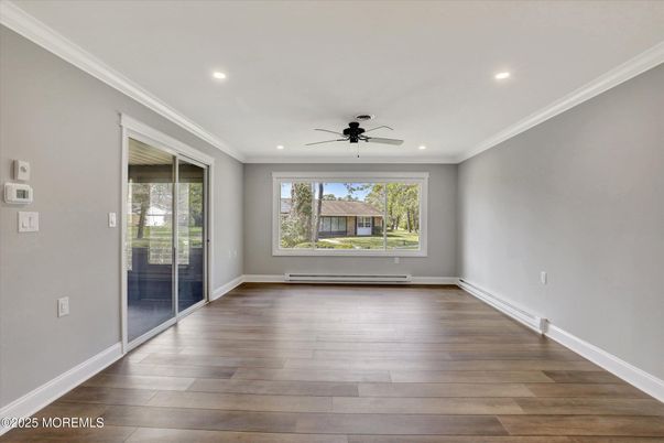 Empty room, Interior, Recessed Lighting, Wood Texture Flooring