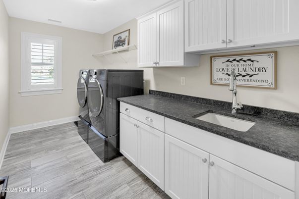 Interior, Washer, Wood Texture Flooring