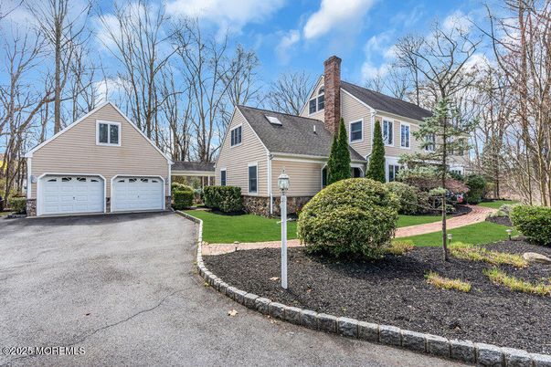 Attached, Exterior, Facade, Cape Cod