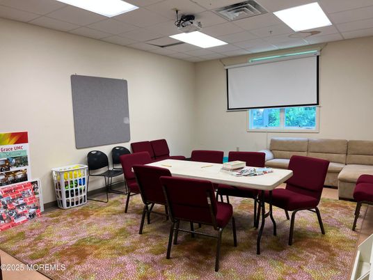 Dining room, Interior, Projection Screen, Recessed Lighting