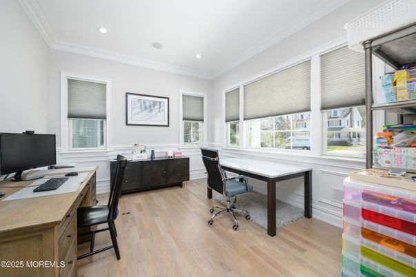 Home Office, Interior, Recessed Lighting, Wood Texture Flooring