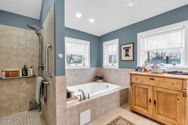 Bathroom, Interior, Recessed Lighting