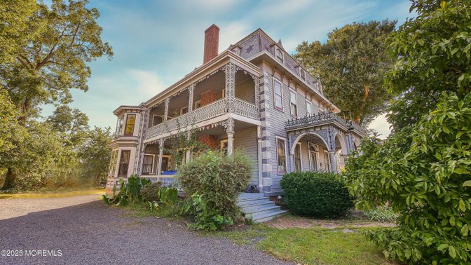 Backyard, Exterior, Facade, Queen Anne Victorian