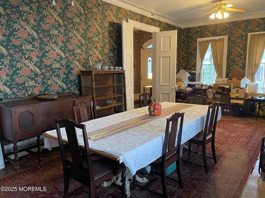 Dining room, Interior