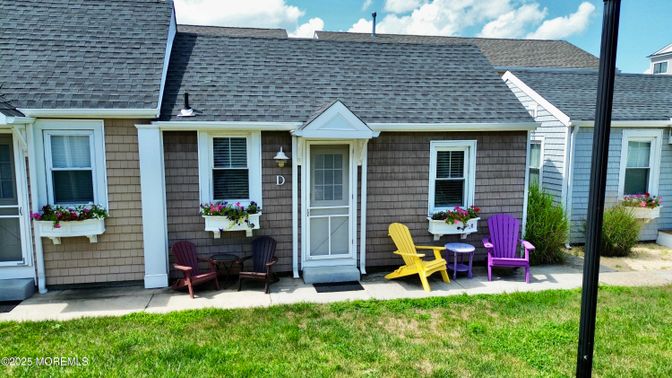 Exterior, Facade, Cape Cod