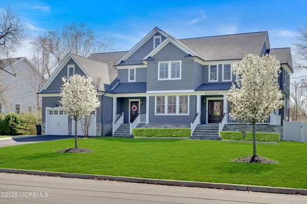 Attached, Exterior, Facade, Farmhouse