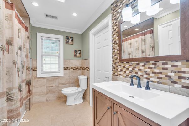 Bathroom, Interior, Recessed Lighting