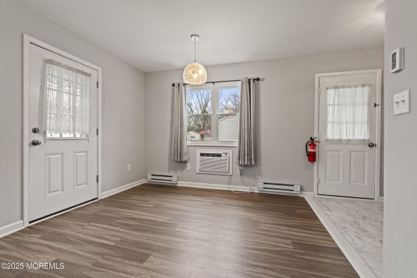 Interior, Pendant Lights, Wood Texture Flooring