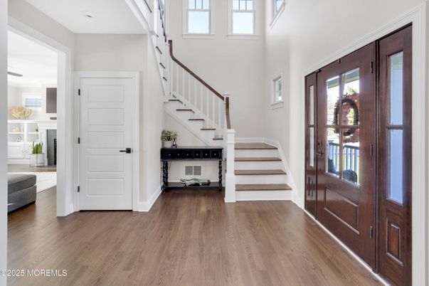 Interior, Pendant Lights, Wood Texture Flooring
