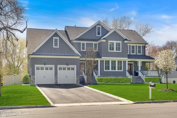 Attached, Exterior, Facade, Farmhouse