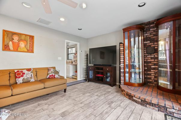 Interior, Recessed Lighting, Wood Texture Flooring