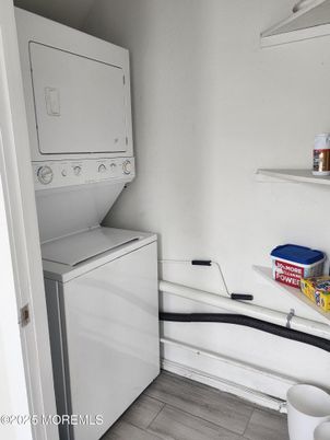 Interior, Utility Closets, Washer, Wood Texture Flooring