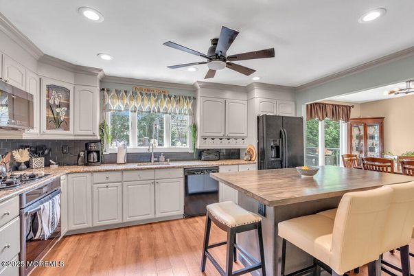 Dining room, Interior, Kitchen, Recessed Lighting, Wood Texture Flooring