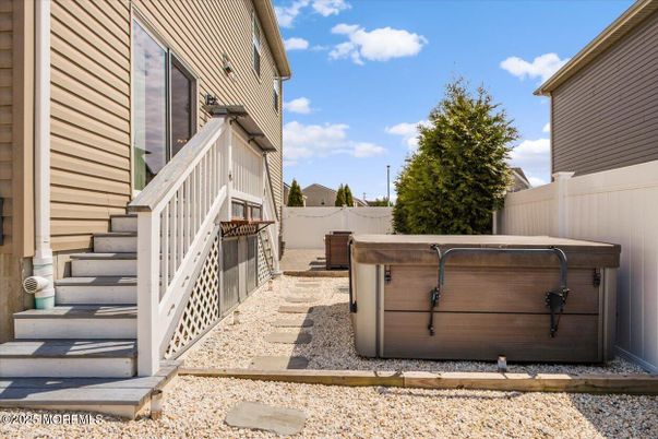 Exterior, Hot Tub