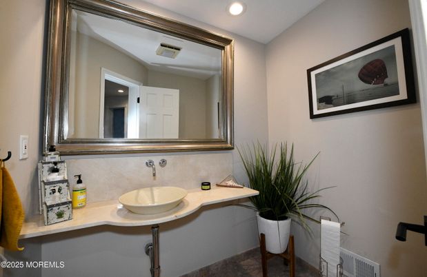 Bathroom, Interior, Recessed Lighting