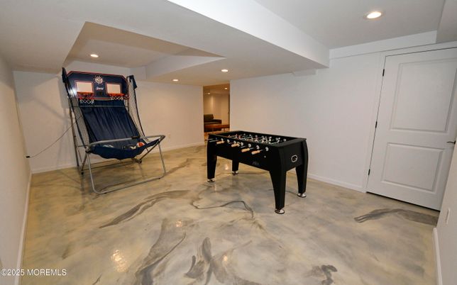 Game Room, Interior, Recessed Lighting