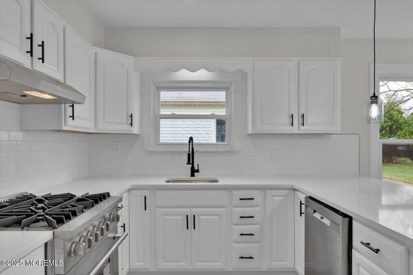 Interior, Kitchen, Pendant Lights, Stainless Steel Appliances