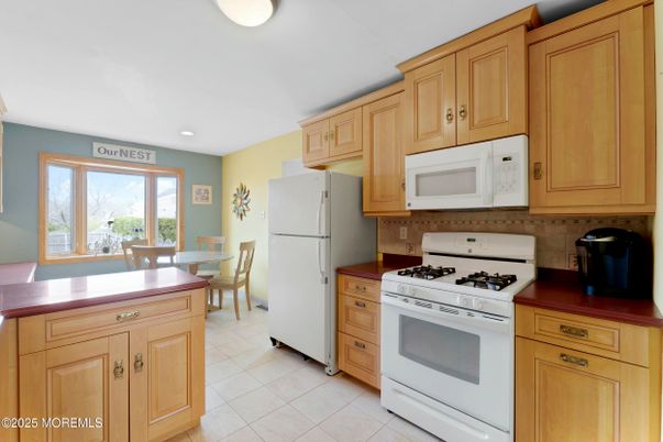 Dining room, Interior, Kitchen, Recessed Lighting