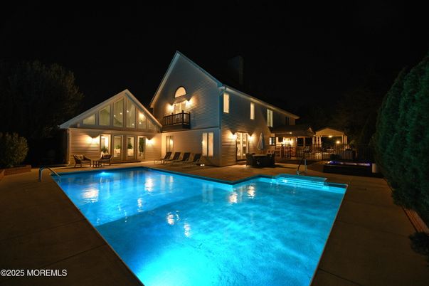 Exterior, Pool