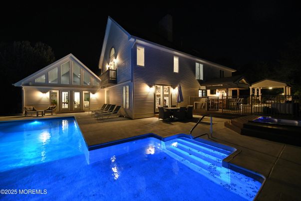 Exterior, Pool