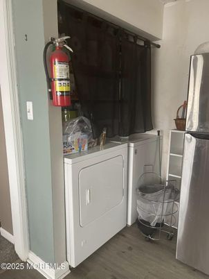 Interior, Utility Closets, Washer, Wood Texture Flooring