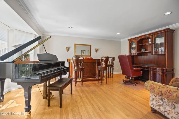 Interior, Piano, Recessed Lighting, Wood Texture Flooring