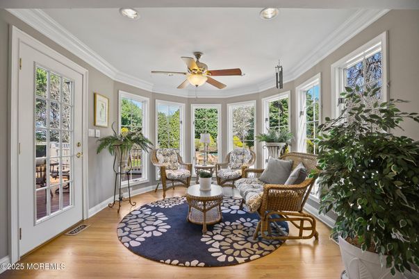 Interior, Living room, Recessed Lighting, Sun Room, Wood Texture Flooring