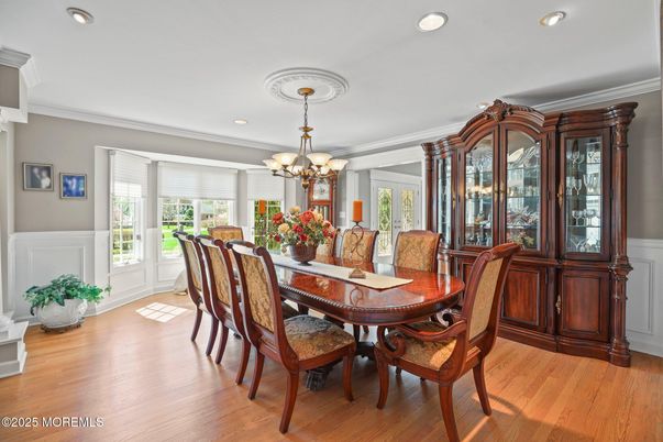 Chandelier, Dining room, Interior, Recessed Lighting, Wood Texture Flooring
