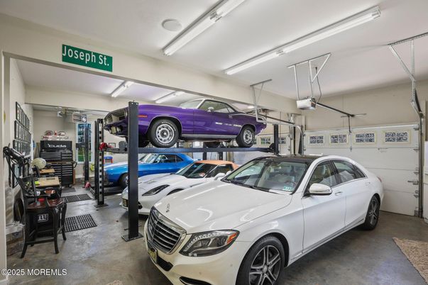 Garage, Interior