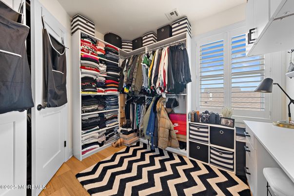 Interior, Walk-in Closets, Wood Texture Flooring