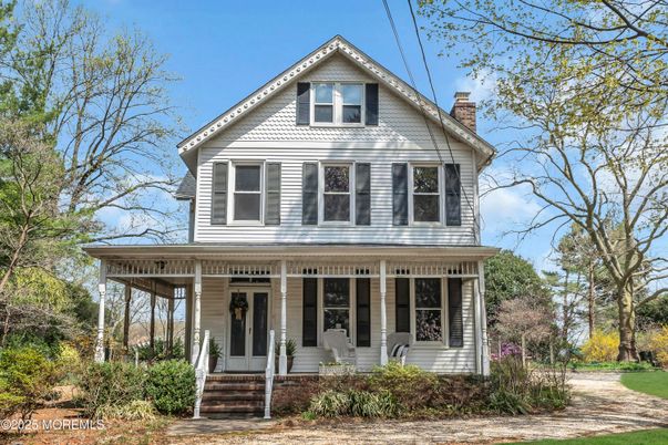 Exterior, Facade, Queen Anne Victorian
