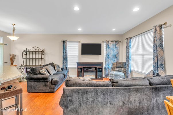 Fireplace, Interior, Living room, Pendant Lights, Recessed Lighting, Wood Texture Flooring