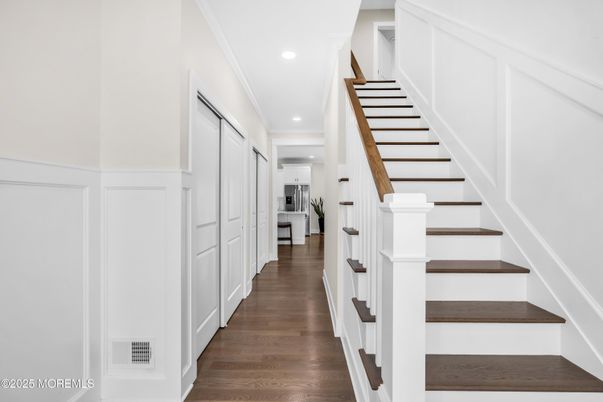 Interior, Recessed Lighting, Wood Texture Flooring