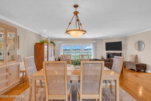 Dining room, Interior, Living room, Pendant Lights, Recessed Lighting, Wood Texture Flooring