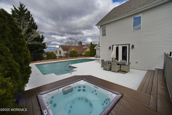 Exterior, Hot Tub, Pool