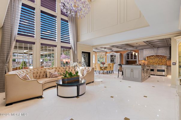 Chandelier, Dining room, Interior, Kitchen, Living room, Stainless Steel Appliances