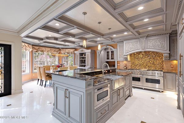 Dining room, Interior, Kitchen, Pendant Lights, Recessed Lighting, Stainless Steel Appliances