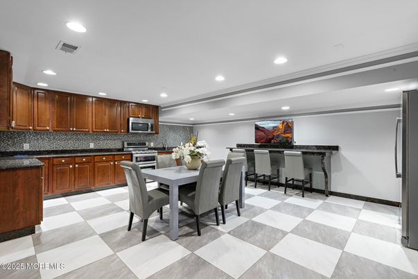 Dining room, Interior, Kitchen, Recessed Lighting, Stainless Steel Appliances