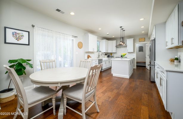 Dining room, Interior, Kitchen, Pendant Lights, Recessed Lighting, Wood Texture Flooring